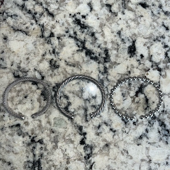 Silver bracelets - Picture 3 of 3